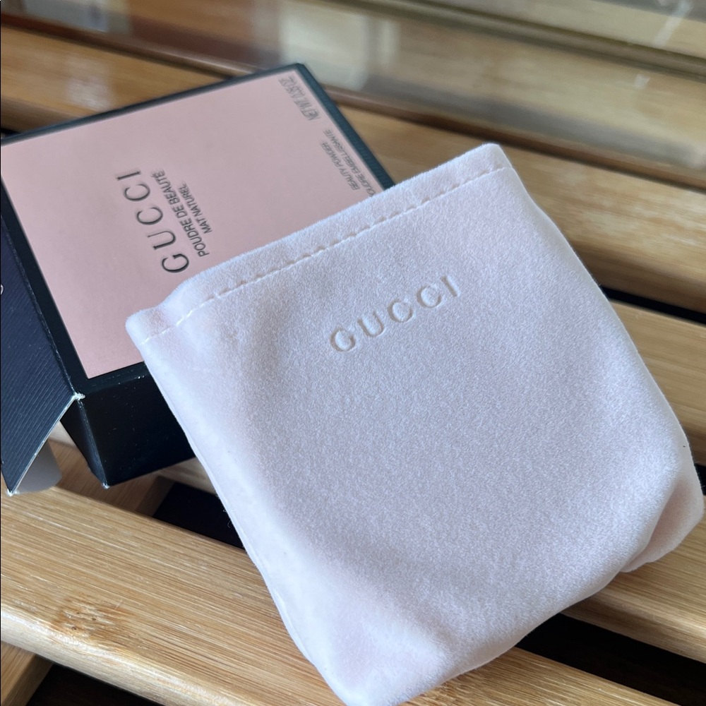 🆕 Gucci Mattifying Setting Powder - Picture 2 of 4